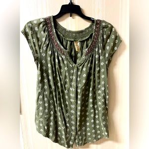 Small Olive Green Faded Glory Short-Sleeved V-Neck Top